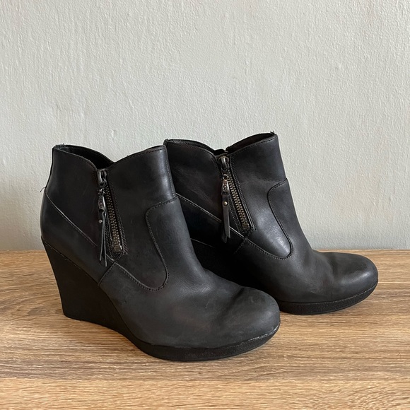 Ugg Meredith Wedge Booties - 8.5 - Picture 3 of 11